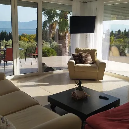 View διαμερισμα Loukissia